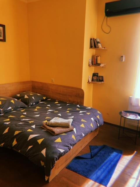 Home Away Home In Heart Of Tbilisi Exteriör bild